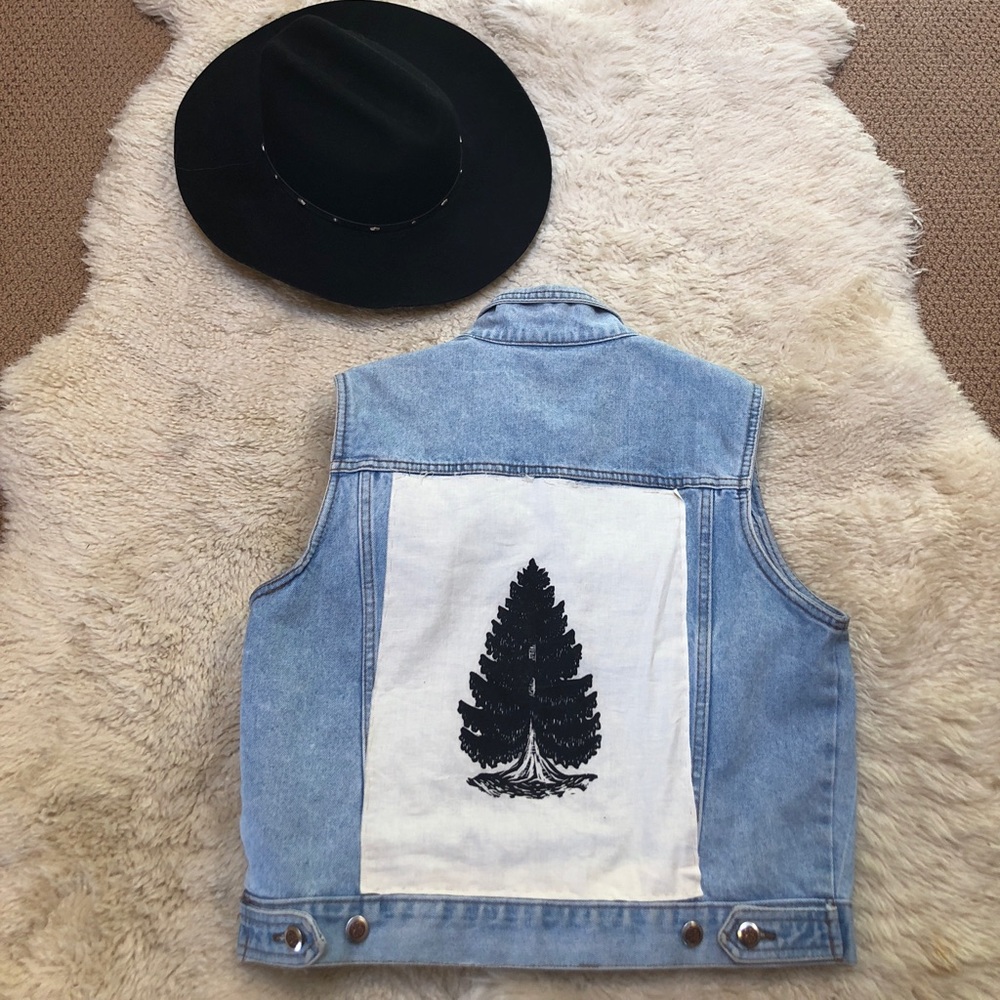 Bill Blass jean vest with tree patch 🦋